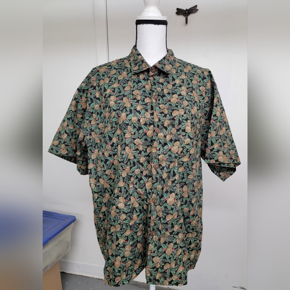 Men's XL Christmas Button Down Shirt made by Canoe